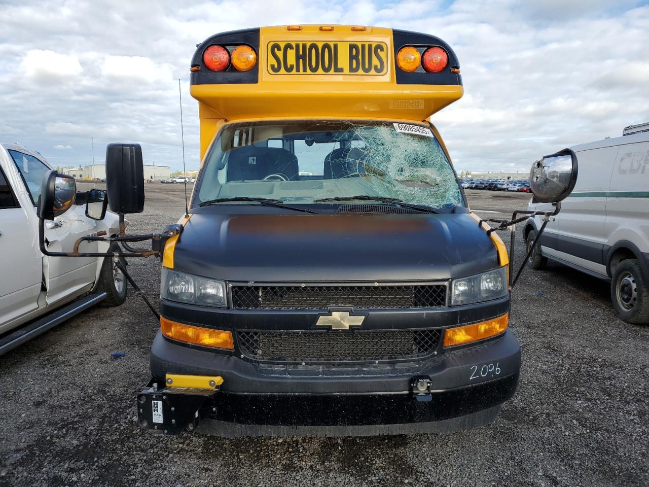 2022 Chevrolet Express G3500 - Image 5