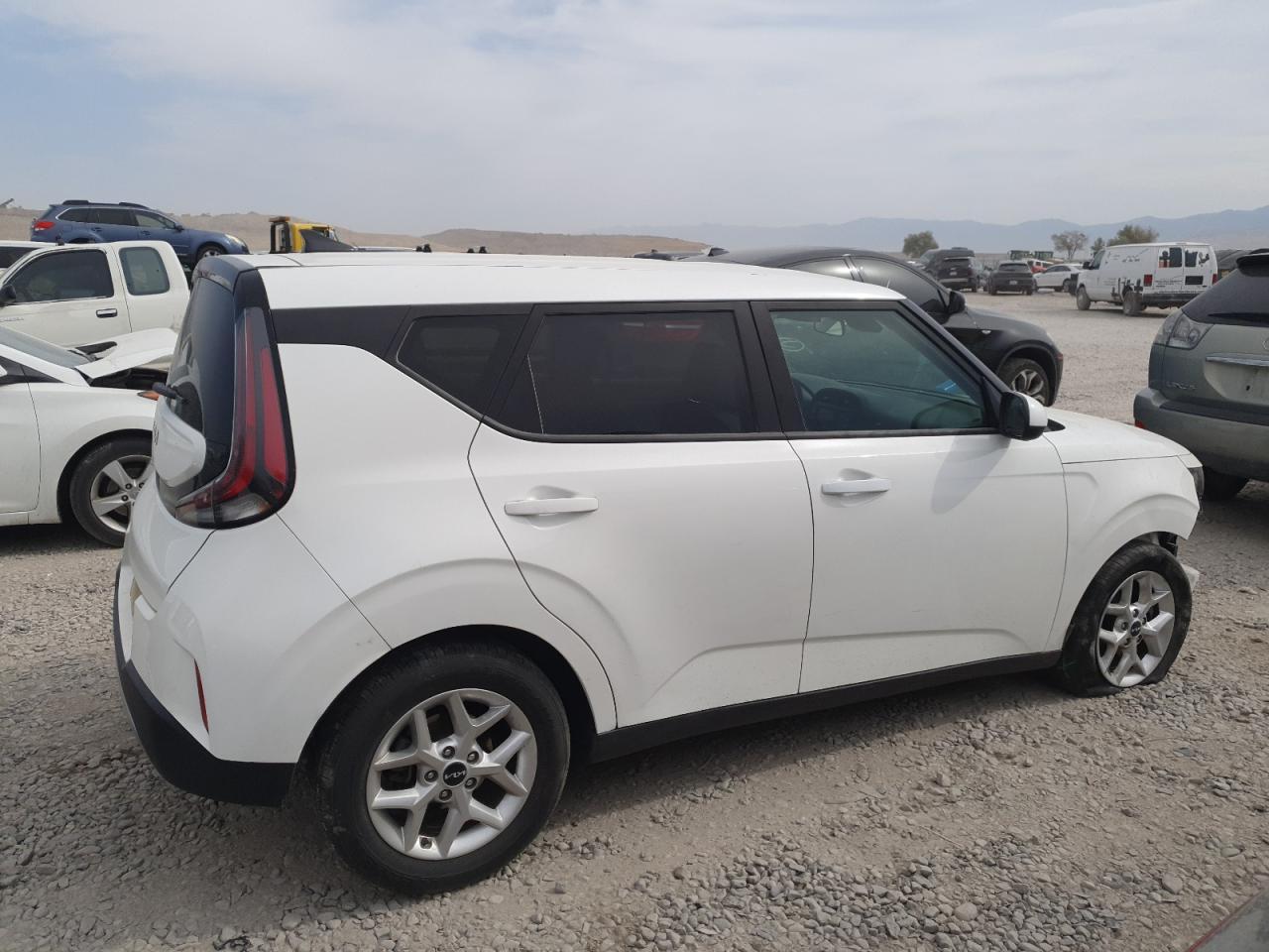 2023 Kia Soul Lx - Image 3