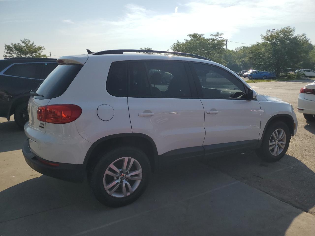 2017 Volkswagen Tiguan S - Image 3