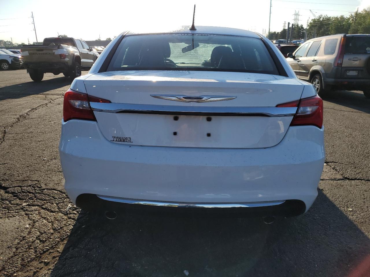2013 Chrysler 200 Limited - Фото 6
