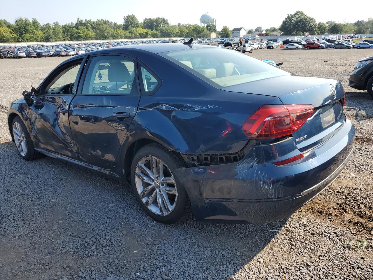 2019 Volkswagen Passat Wolfsburg - Image 2