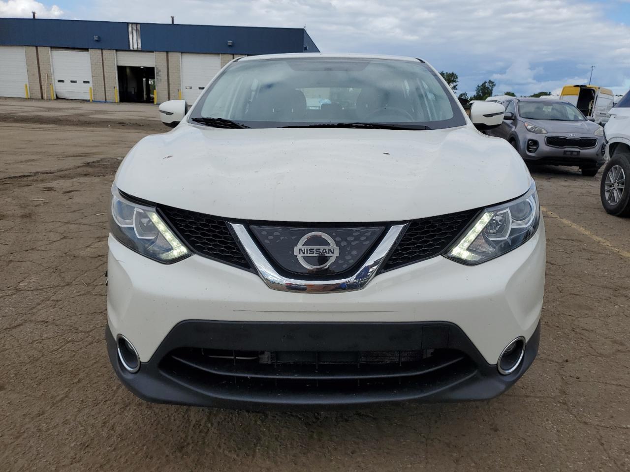 2018 Nissan Rogue Sport S - Image 5