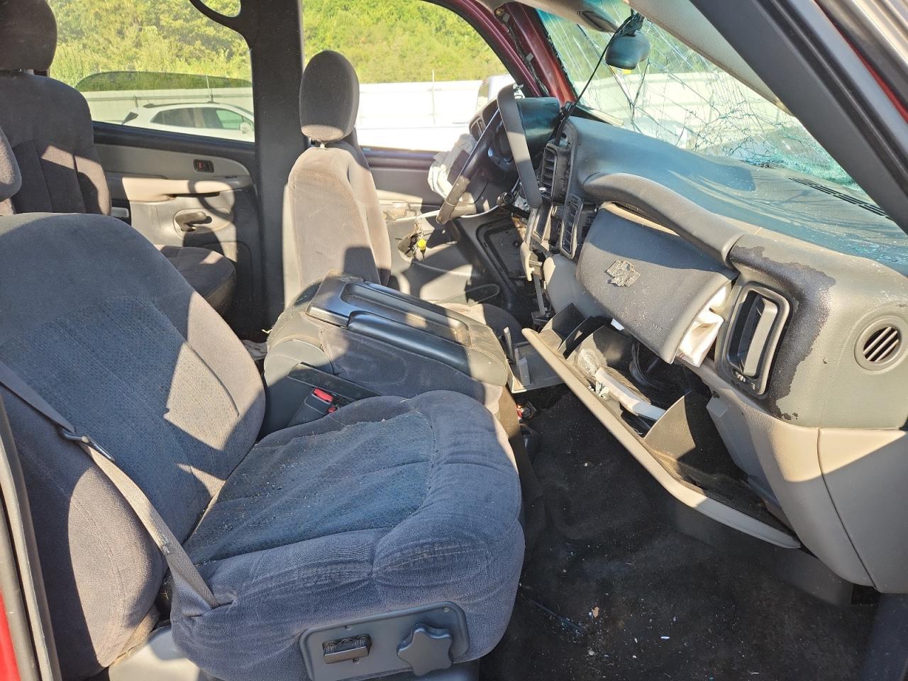 2002 Chevrolet Tahoe K1500 - Image 7