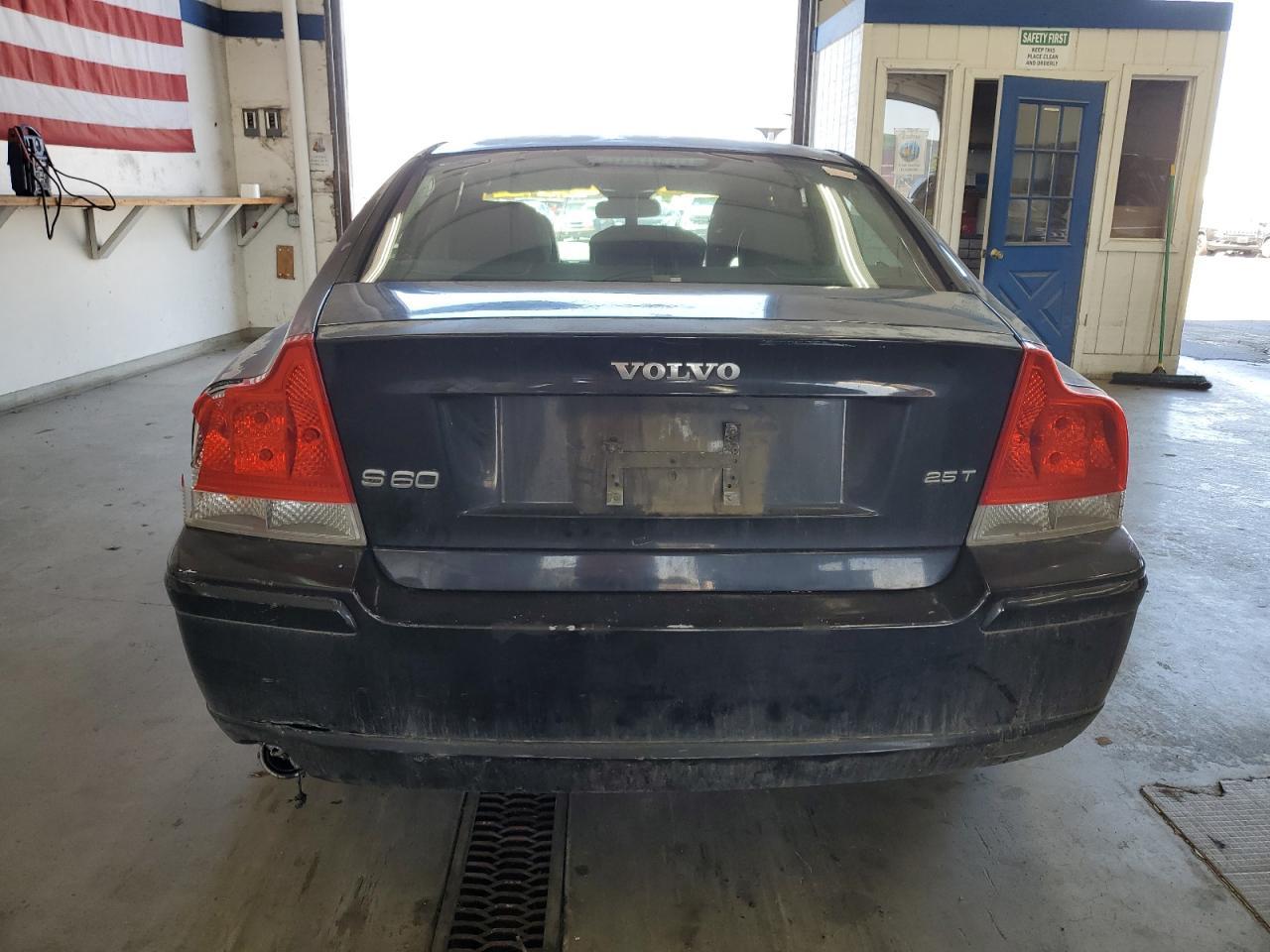 2007 Volvo S60 2.5T - Image 6
