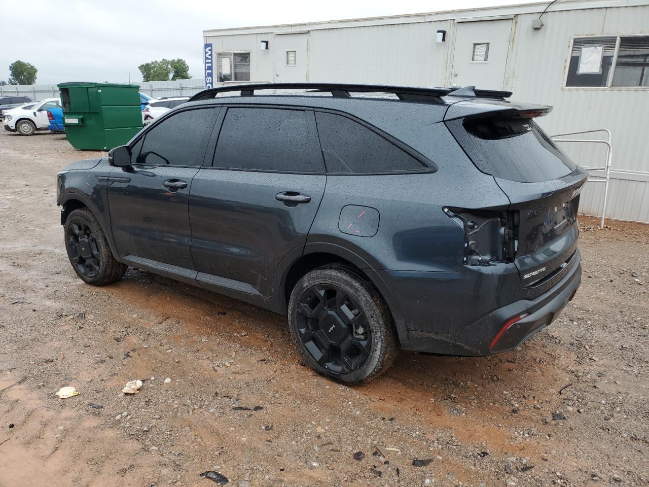 2024 Kia Sorento Ex - Image 2