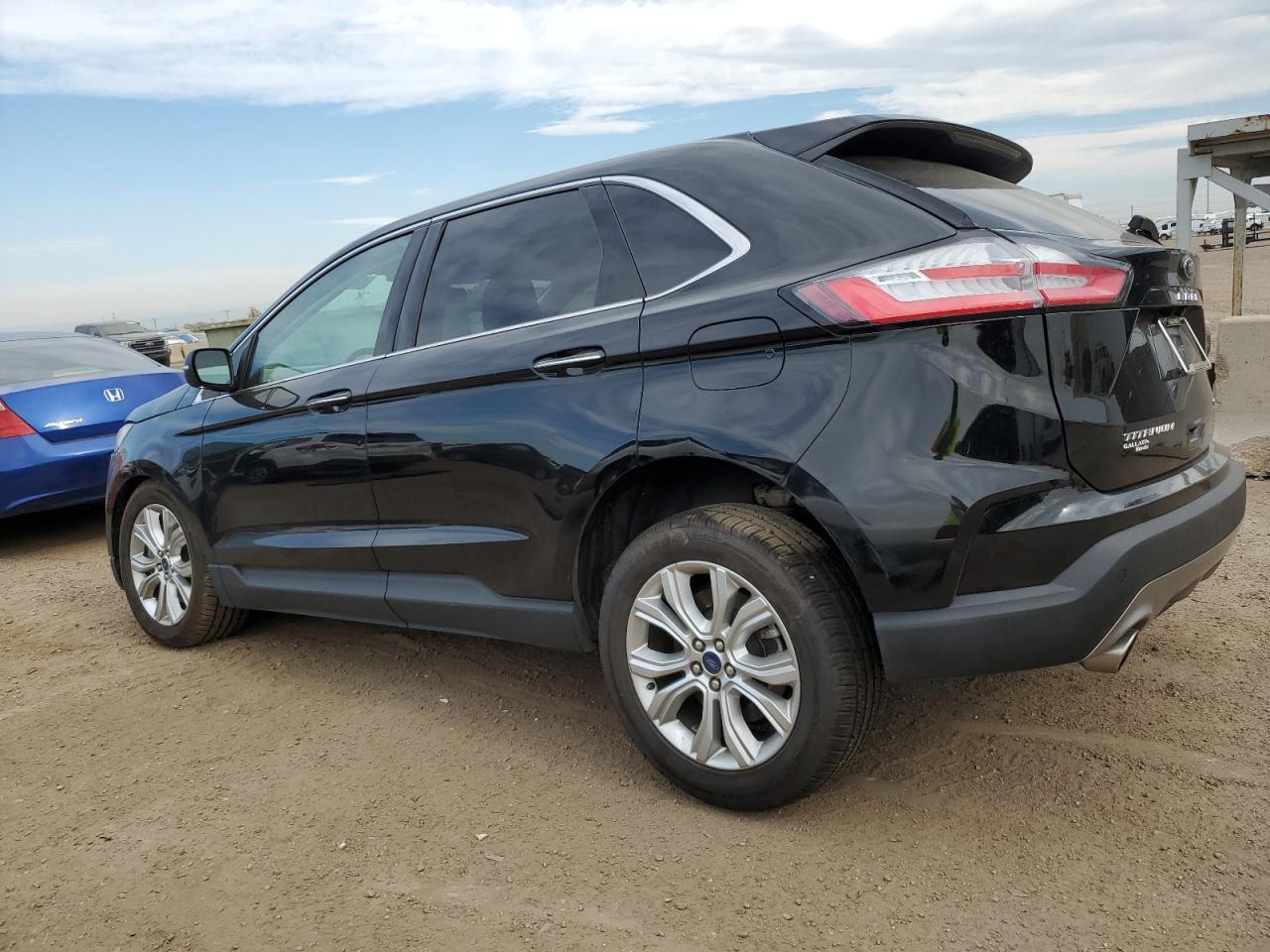 2022 Ford Edge Titanium - Фото 2