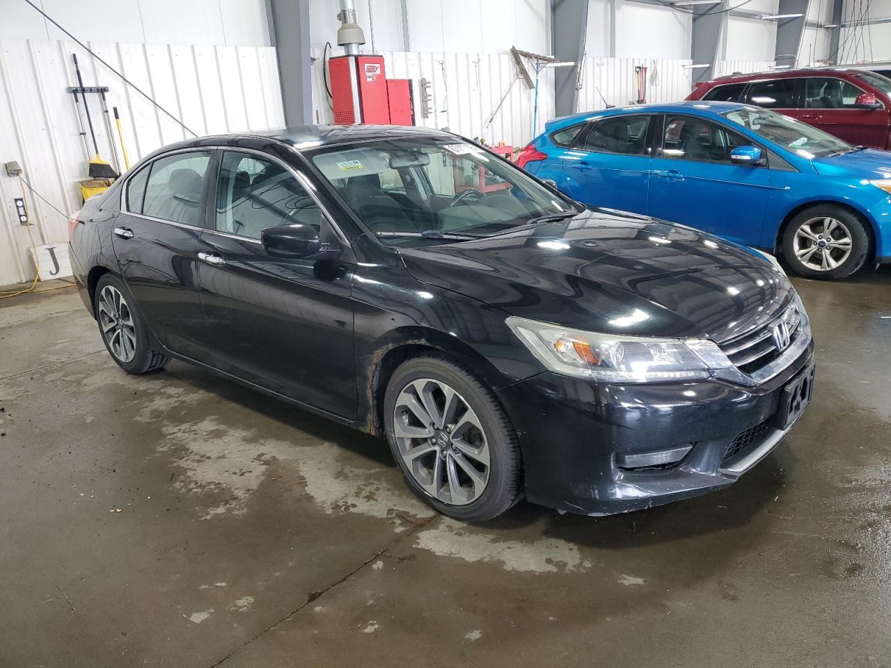 2015 Honda Accord Sport - Image 4