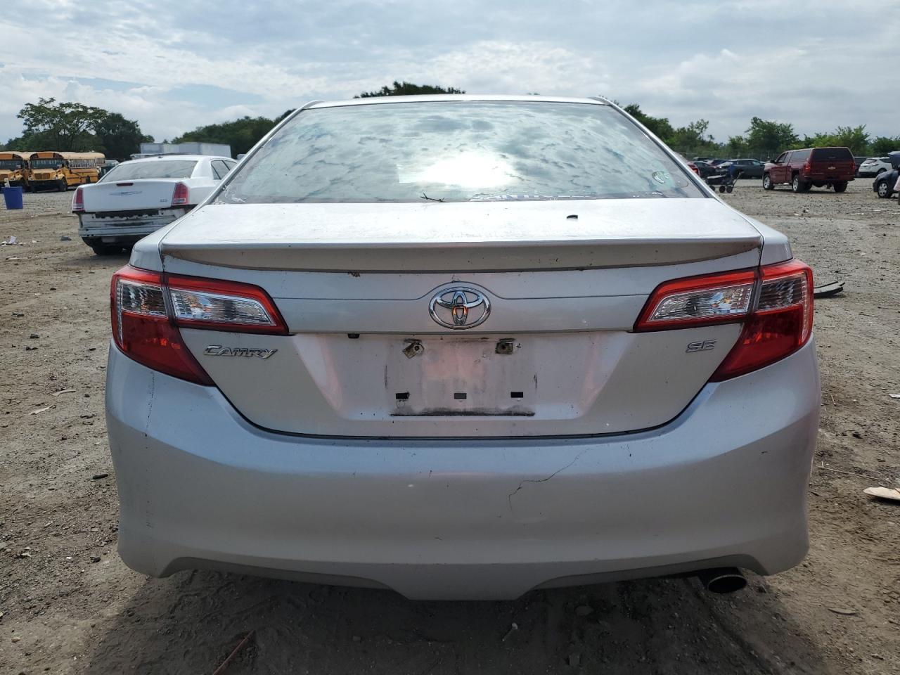 2014 Toyota Camry L - Image 6