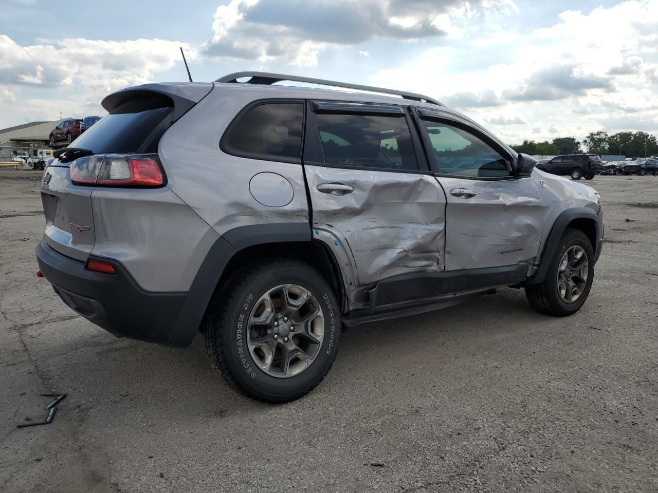 2019 Jeep Cherokee Trailhawk - Image 3