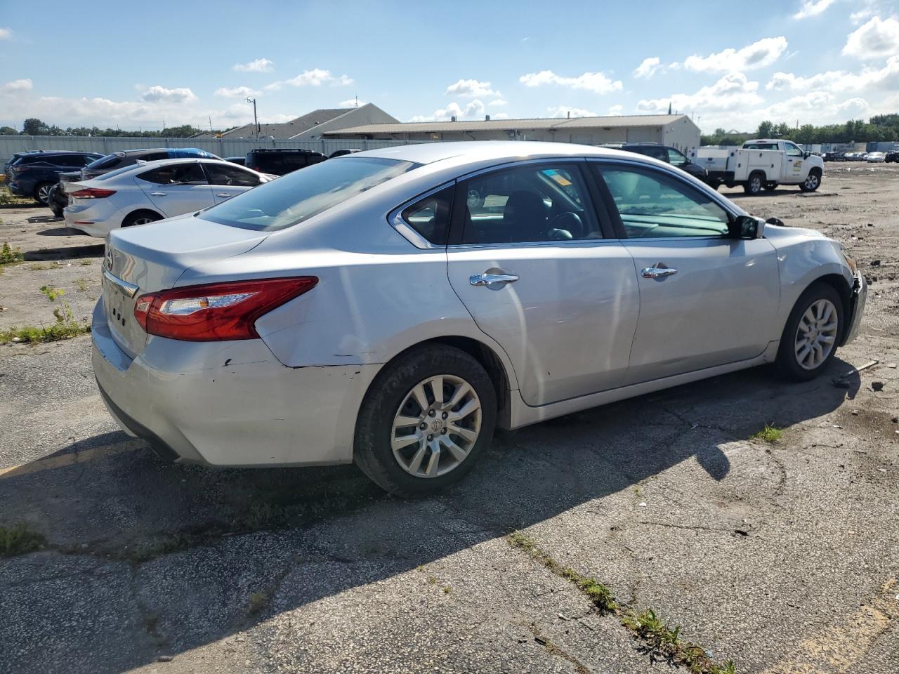 2016 Nissan Altima 2.5 - Фото 3