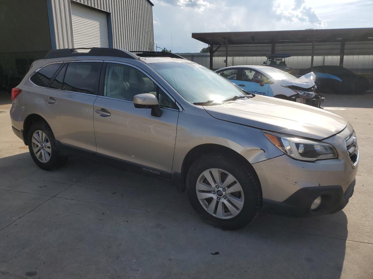 2015 Subaru Outback 2.5I Premium - Image 4