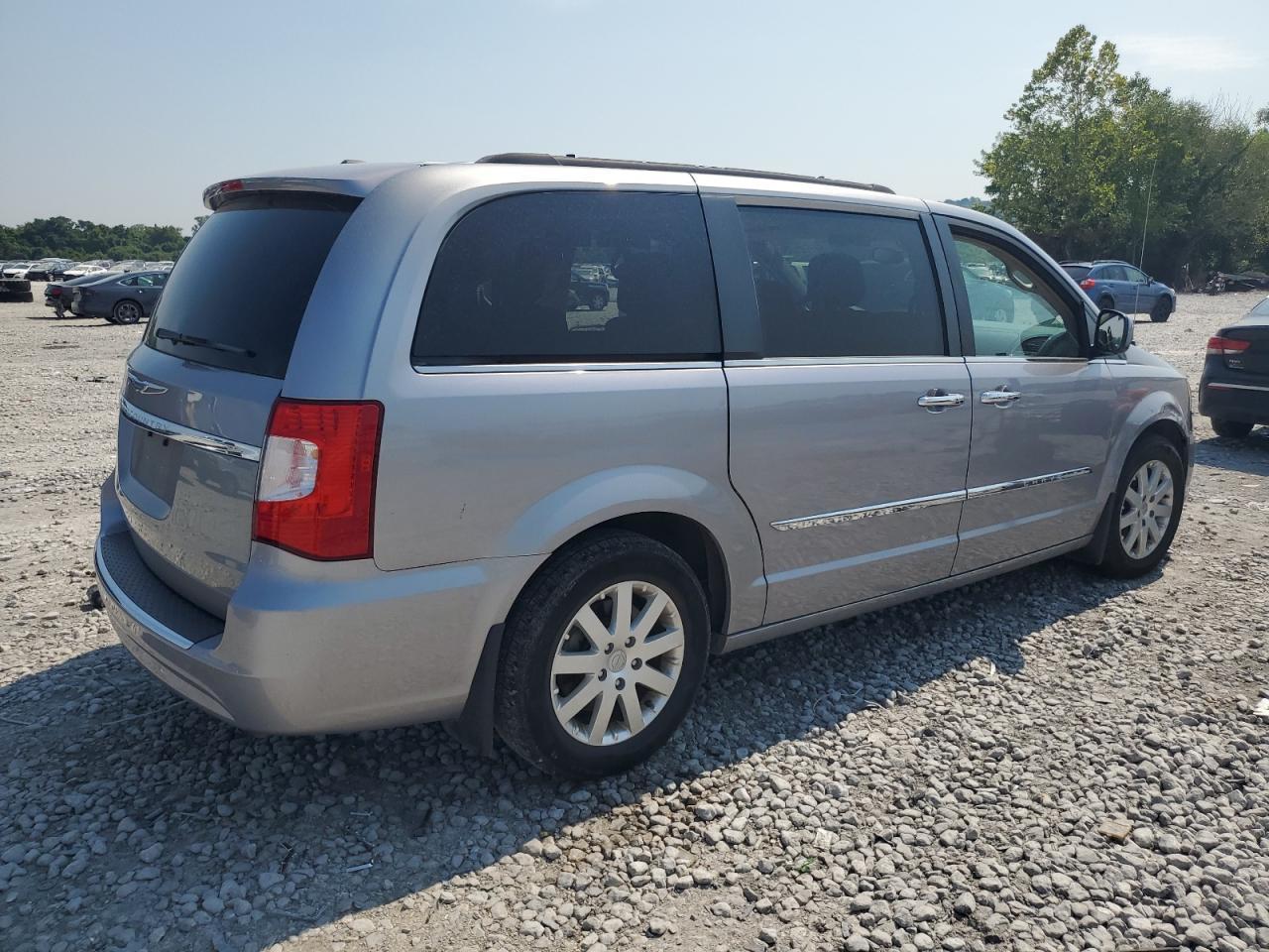 2016 Chrysler Town & Country Touring - Фото 3