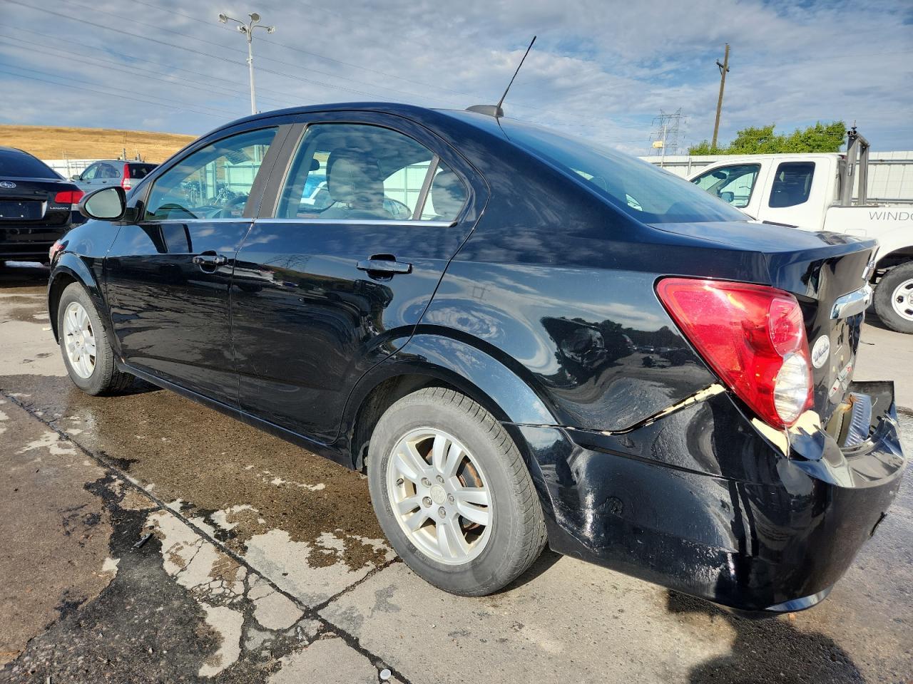 2016 Chevrolet Sonic Lt - Image 2