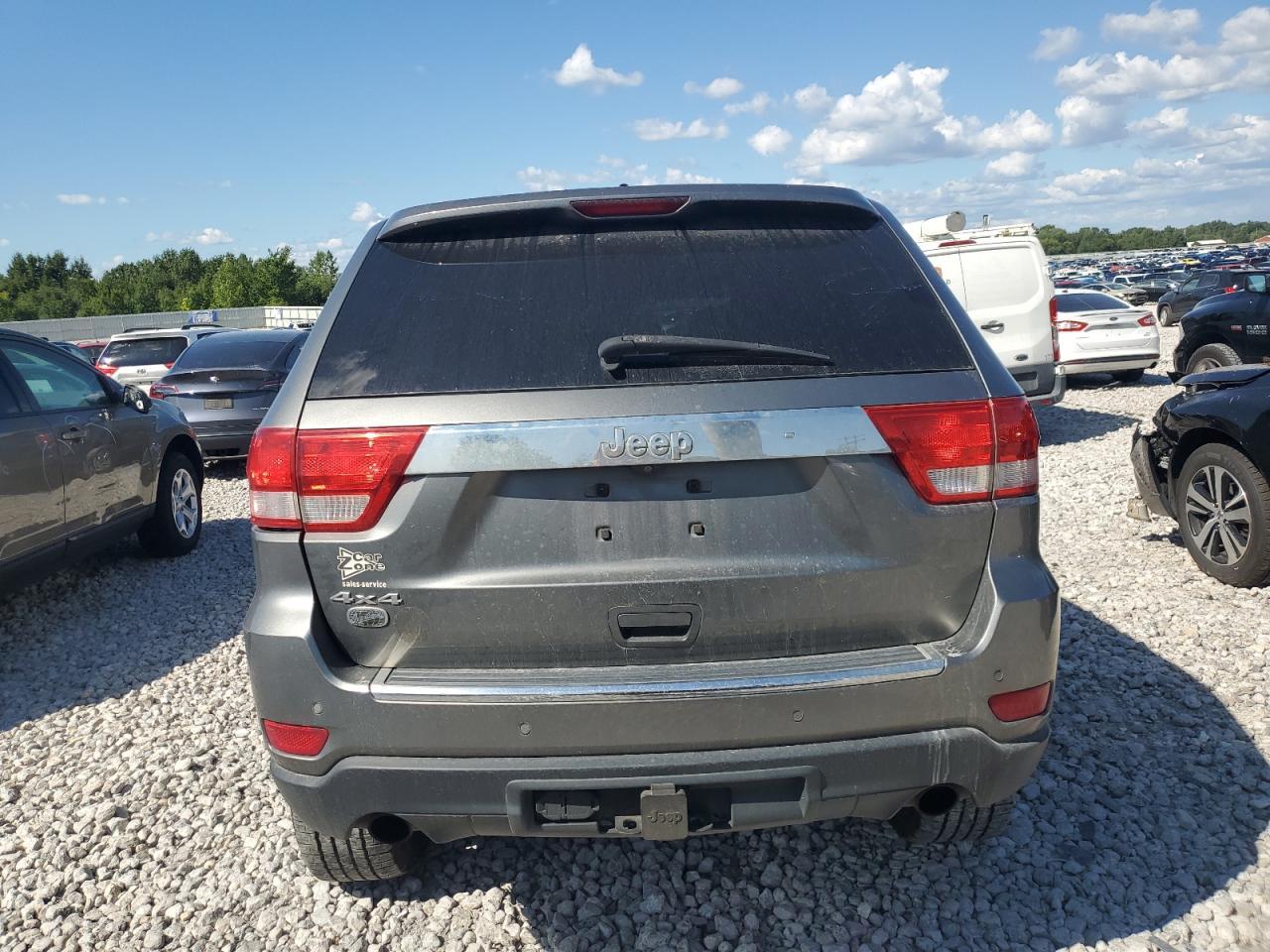 2012 Jeep Grand Cherokee Overland - Image 6