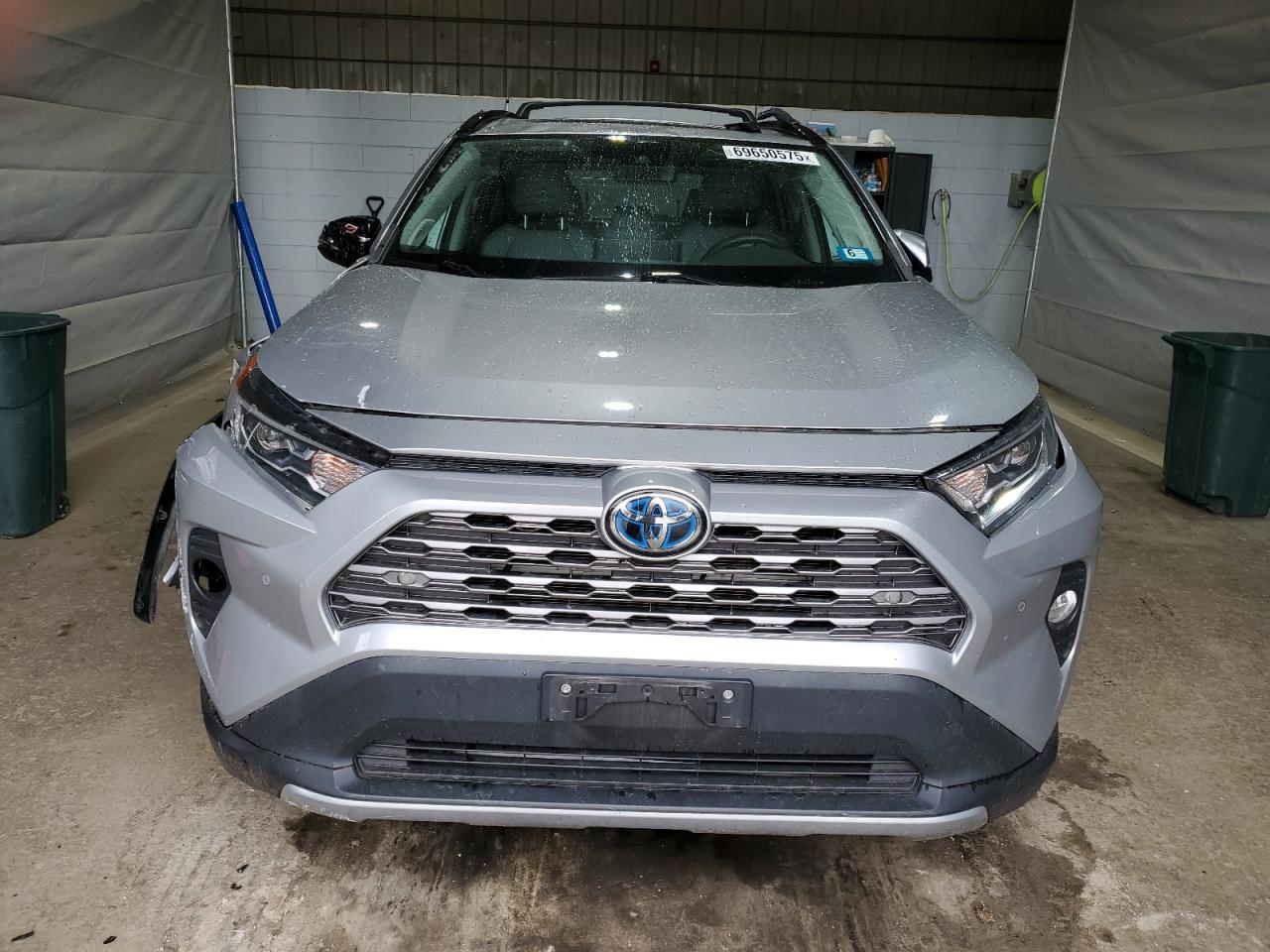 2019 Toyota Rav4 Limited - Image 5