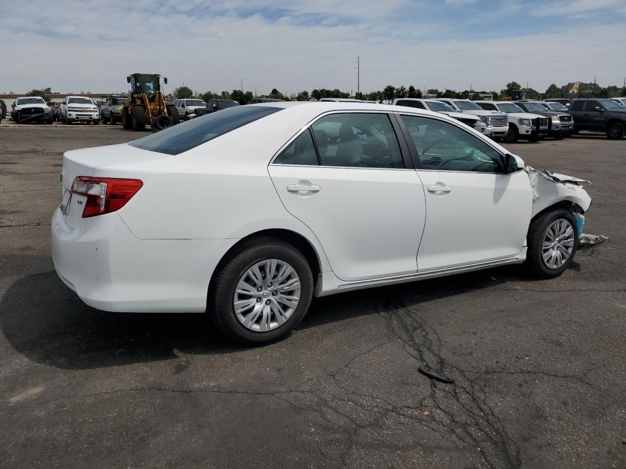 2013 Toyota Camry L - Фото 3