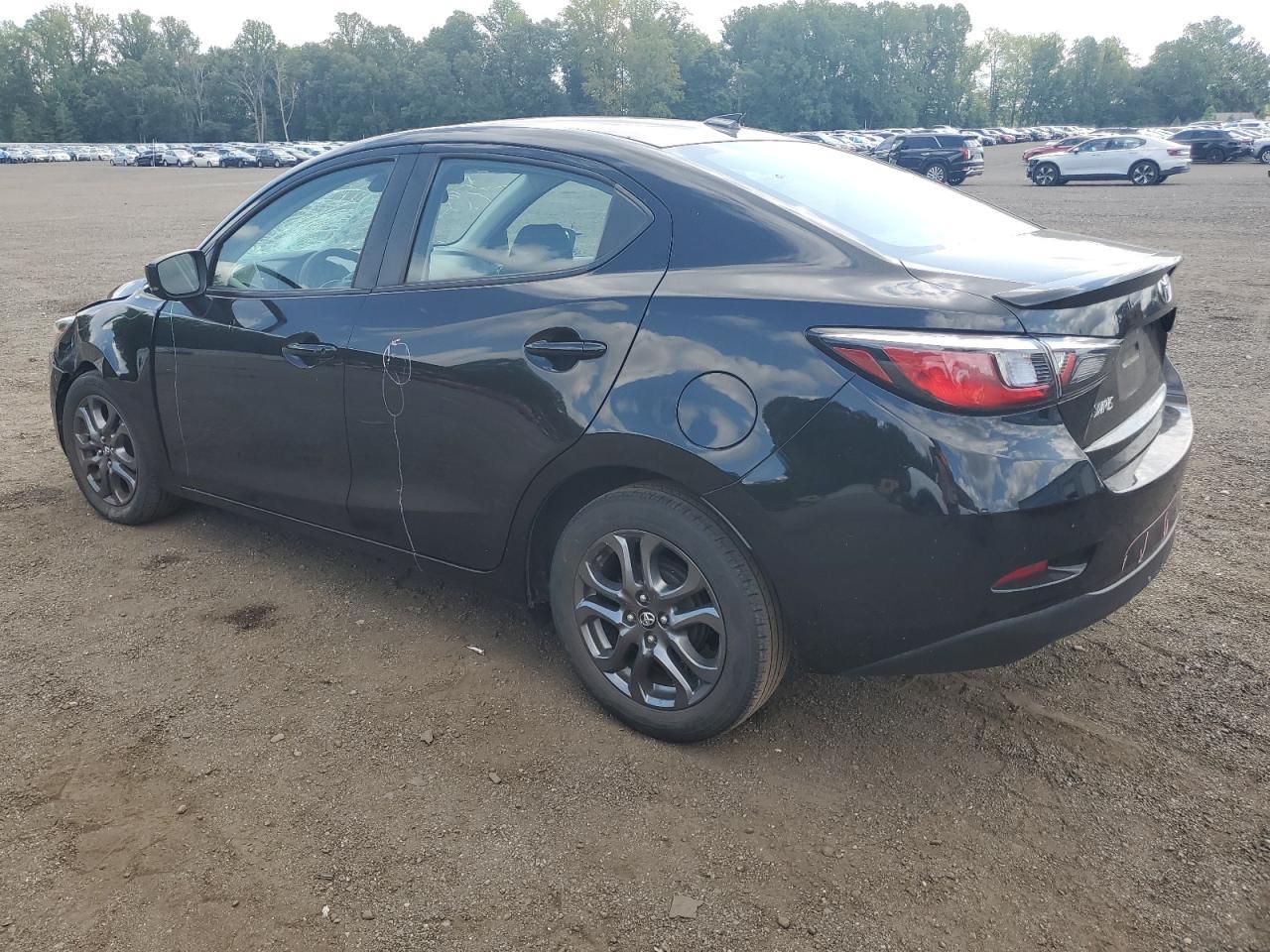 2019 Toyota Yaris L - Фото 2