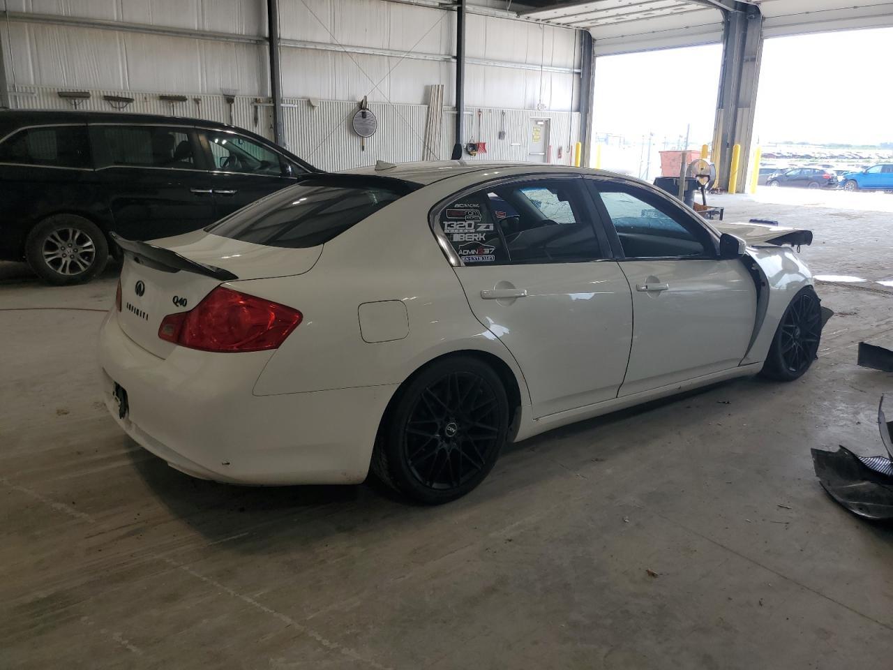 2015 Infiniti Q40 - Фото 3