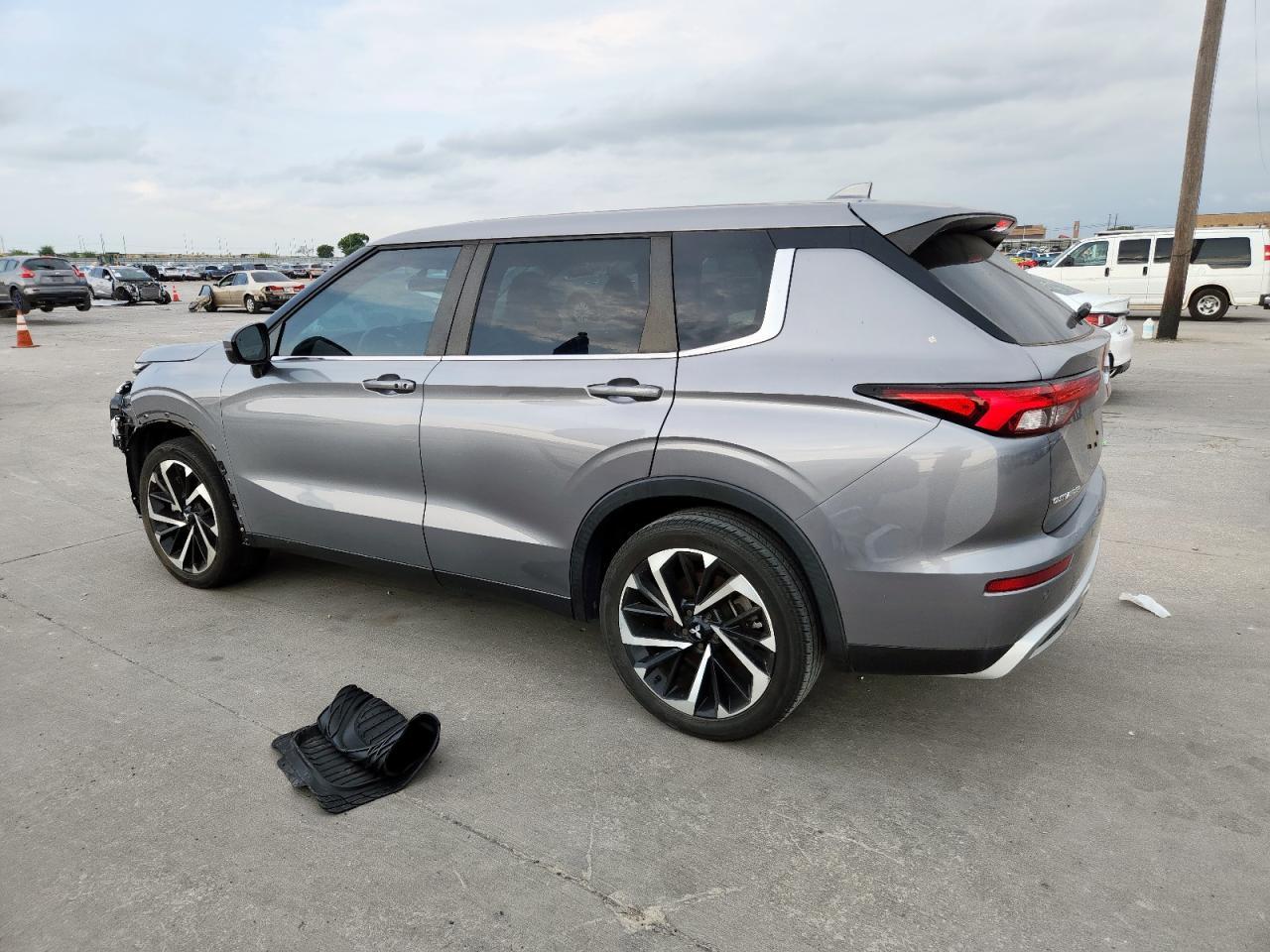 2022 Mitsubishi Outlander Se - Фото 2