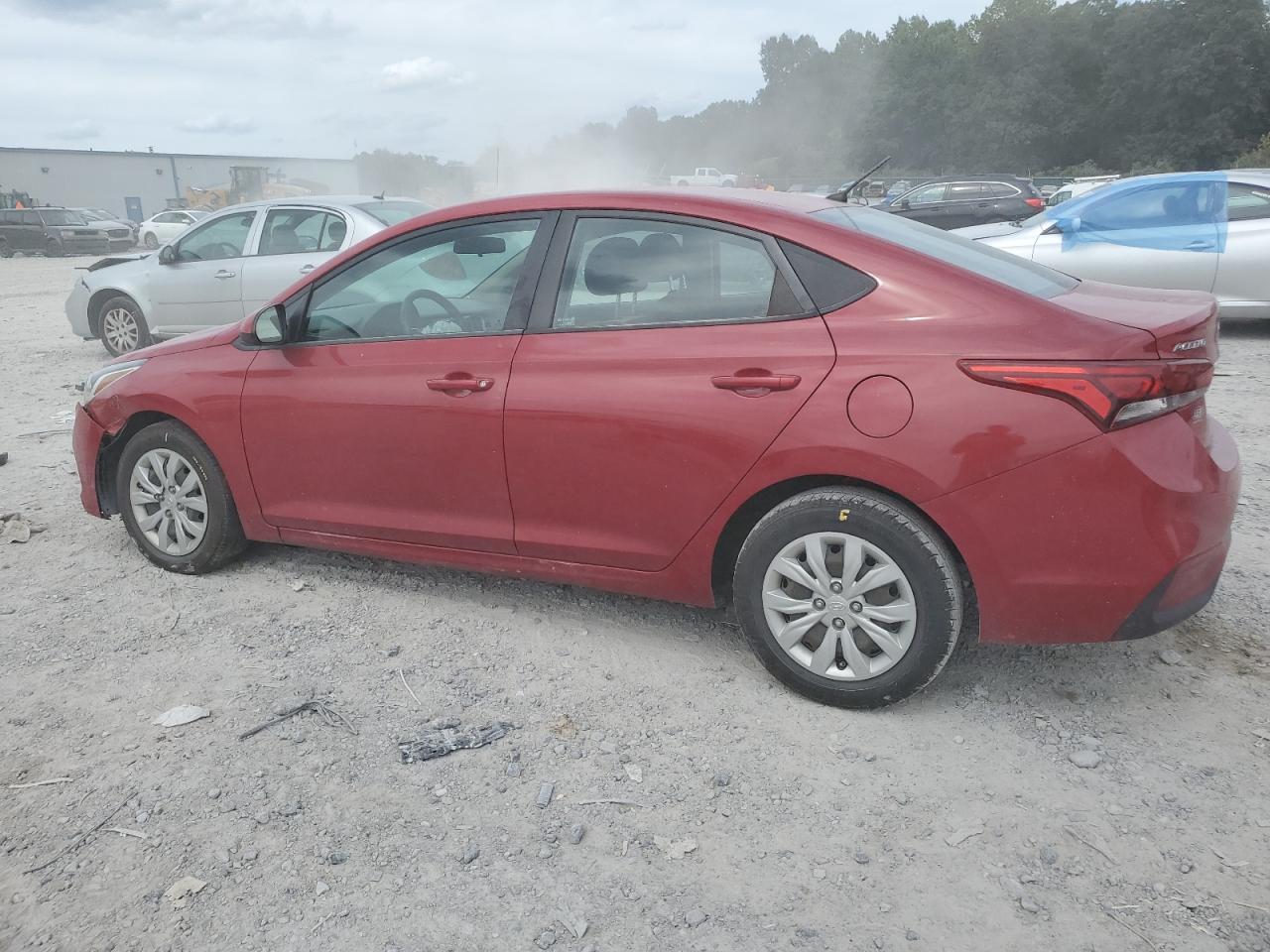 2021 Hyundai Accent Se - Фото 2