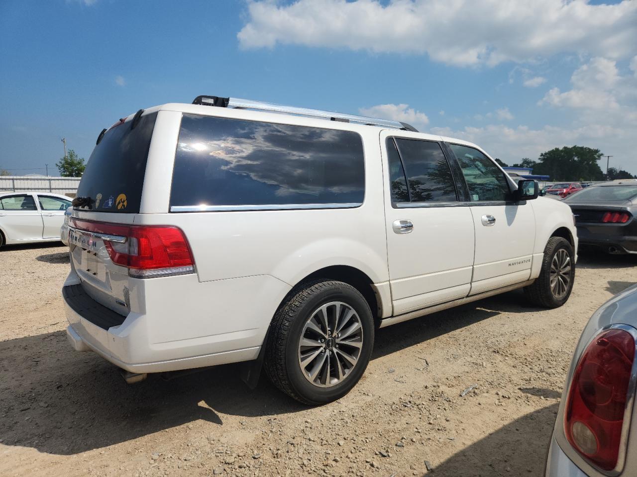 2015 Lincoln Navigator L - Фото 3
