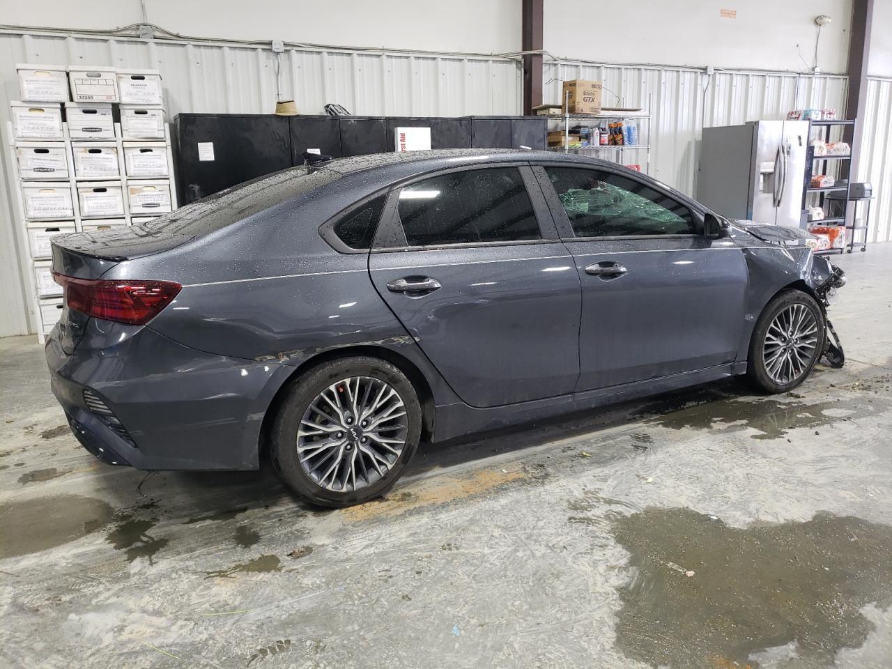 2022 Kia Forte Gt Line - Фото 3