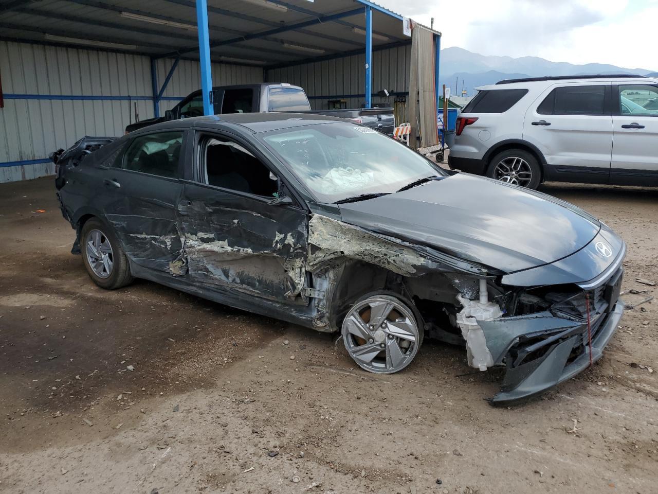 2024 Hyundai Elantra Se - Image 4