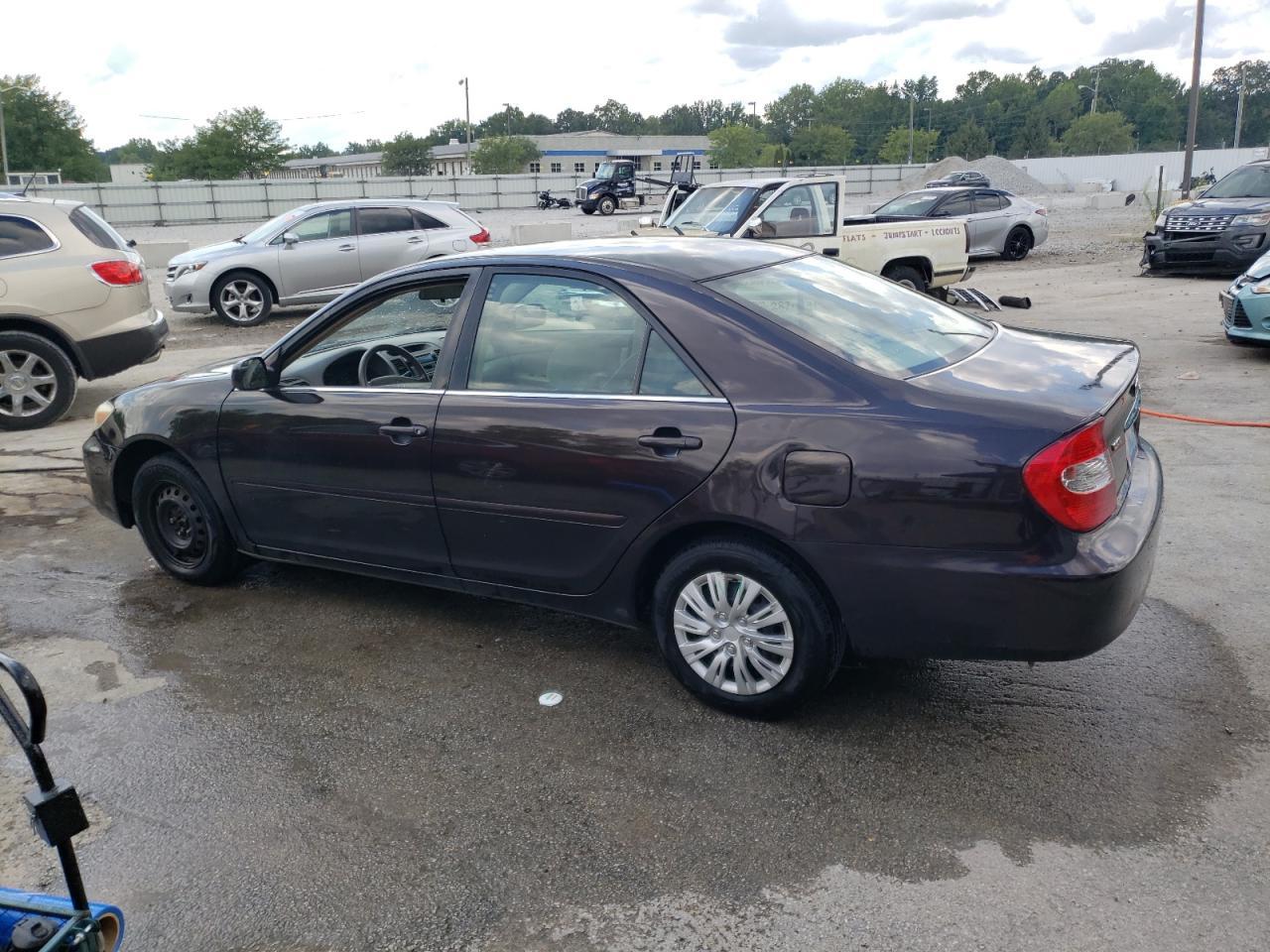 2004 Toyota Camry Le - Фото 2