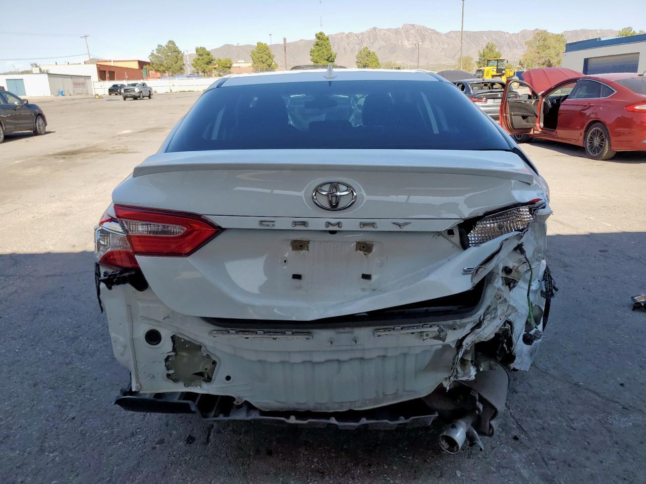 2020 Toyota Camry Se - Image 6