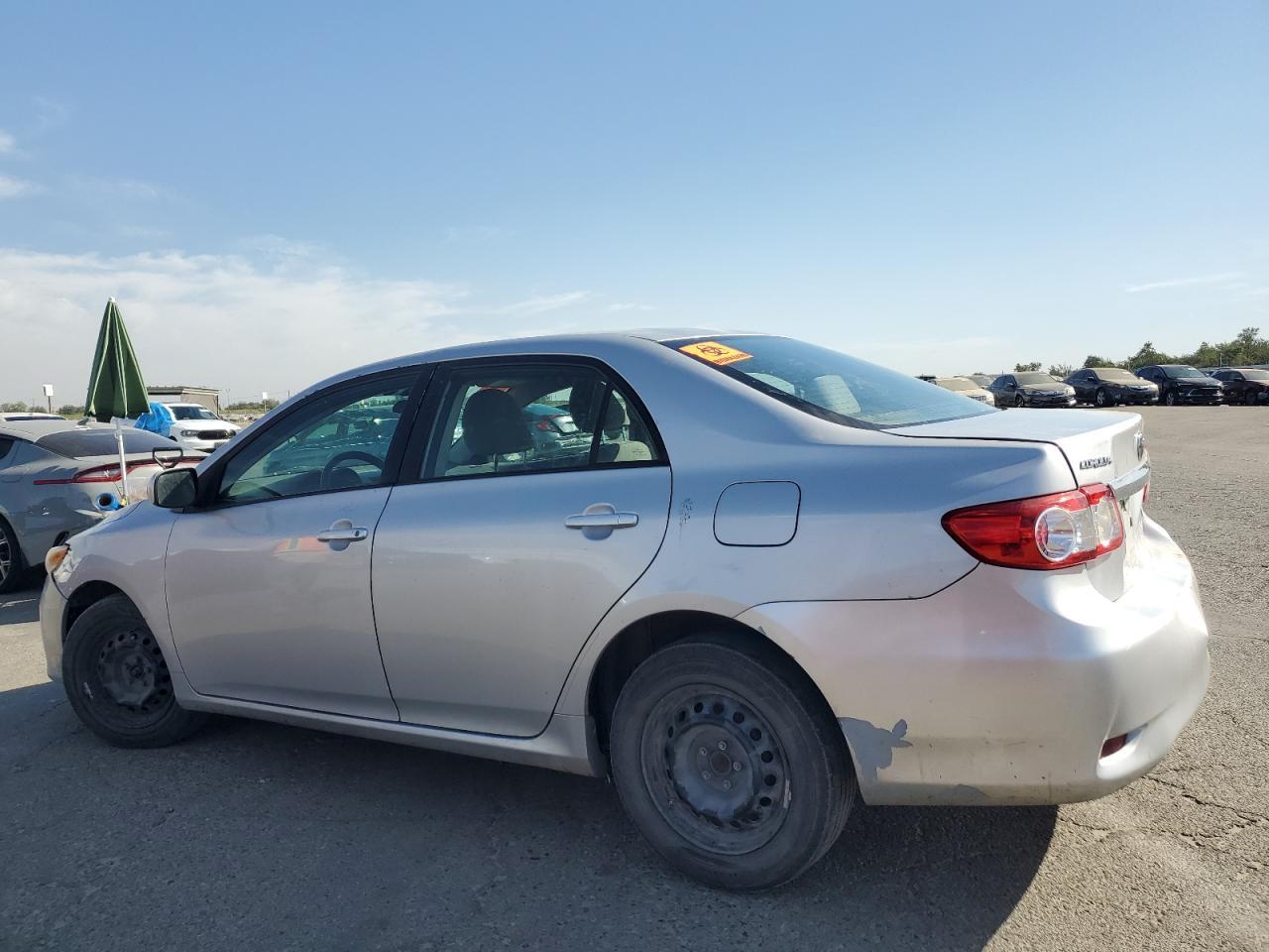 2011 Toyota Corolla Base - Фото 2