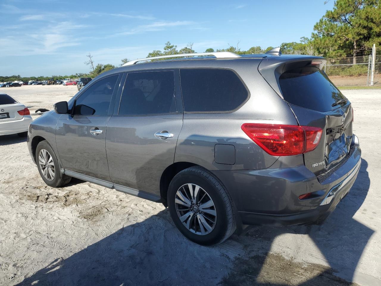 2020 Nissan Pathfinder Sv - Фото 2