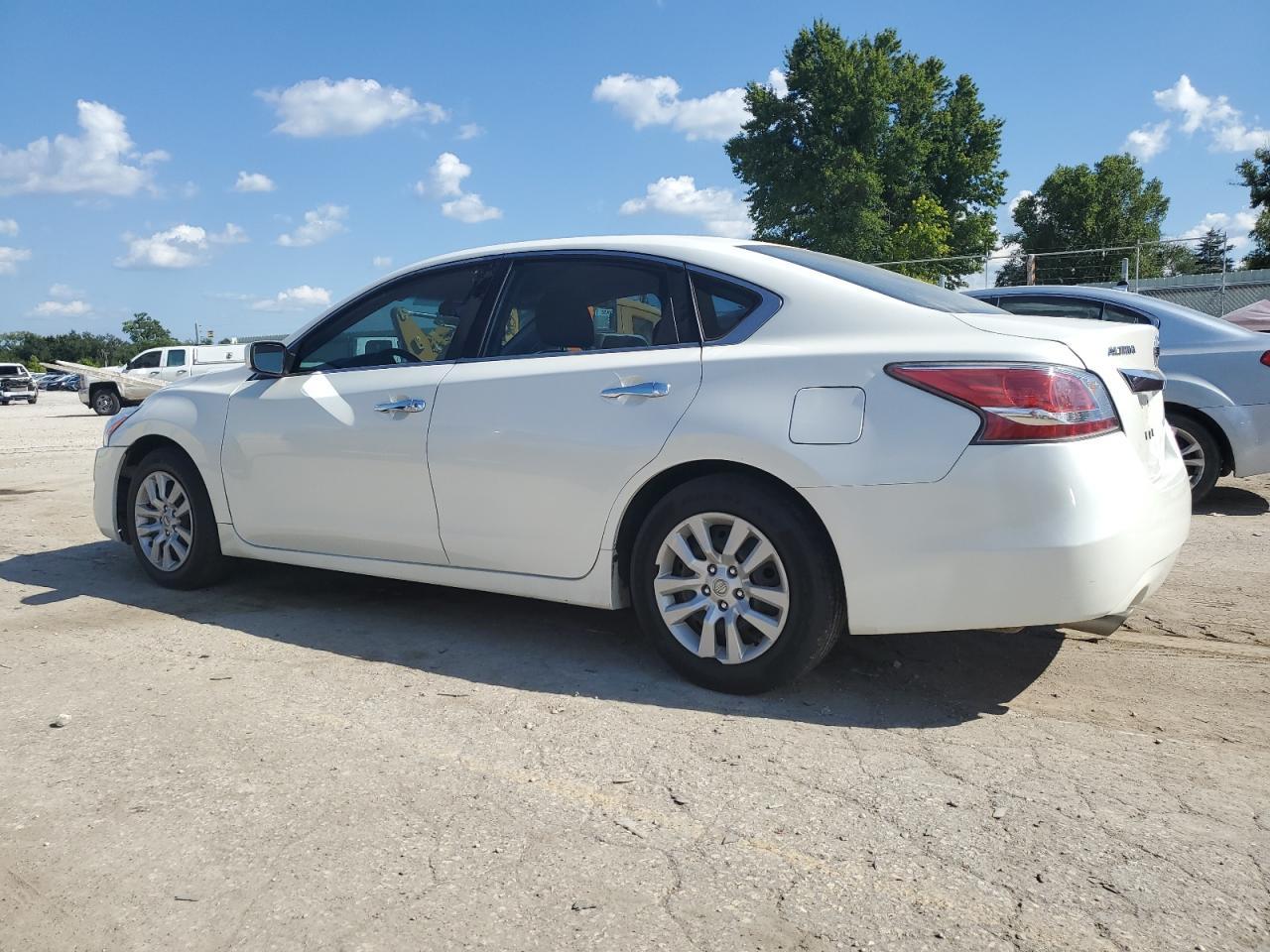 2015 Nissan Altima 2.5 - Фото 2