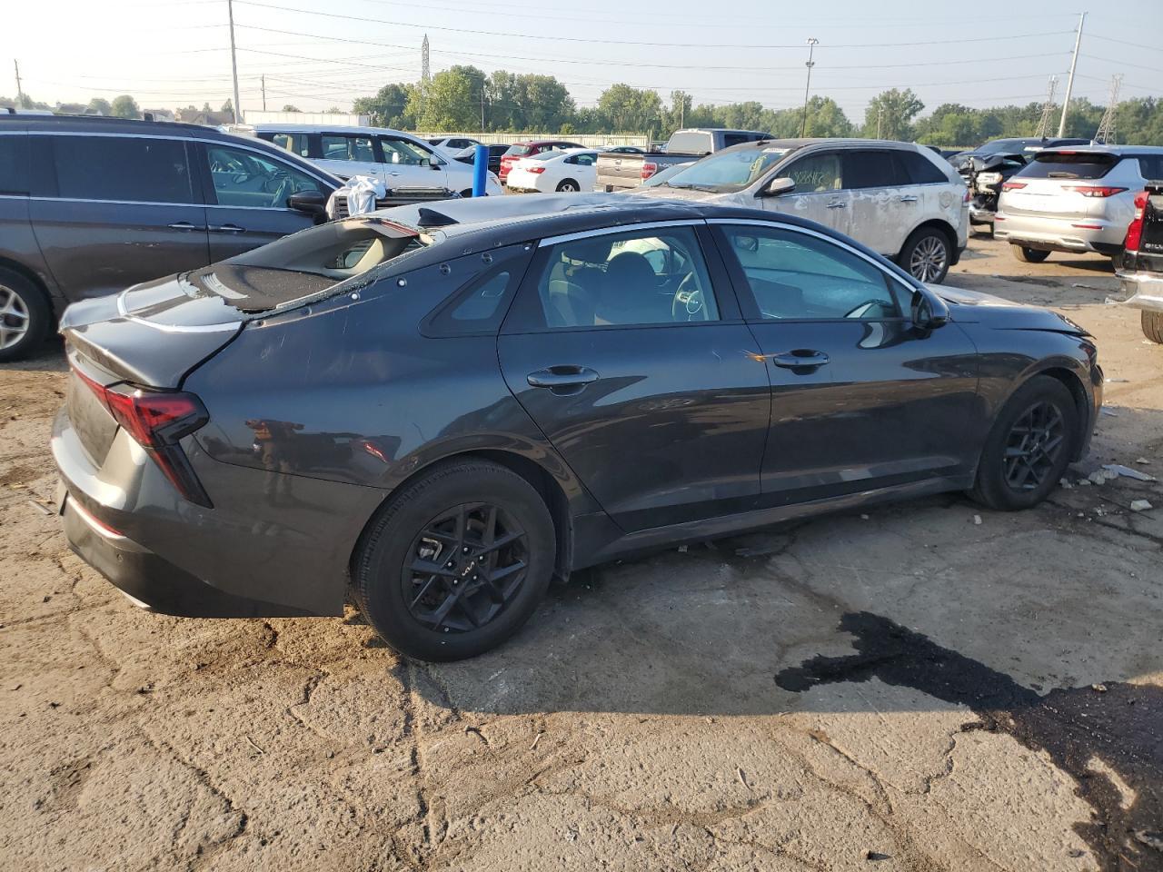 2025 Kia K5 Lxs - Image 3