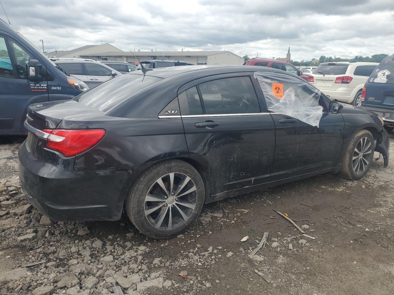 2014 Chrysler 200 Limited - Image 3
