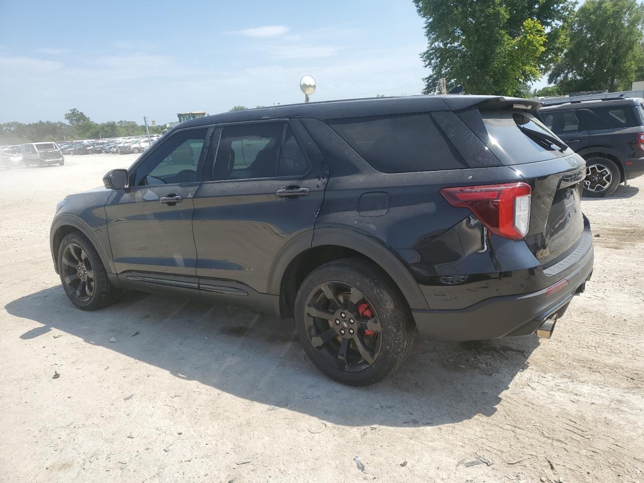 2022 Ford Explorer St - Фото 2