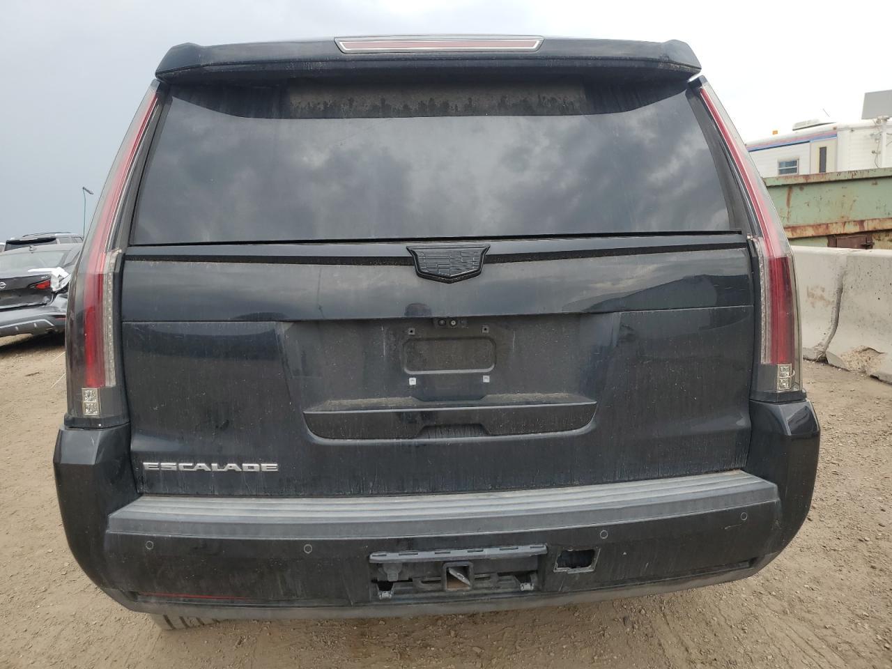 2017 Cadillac Escalade Platinum - Image 6