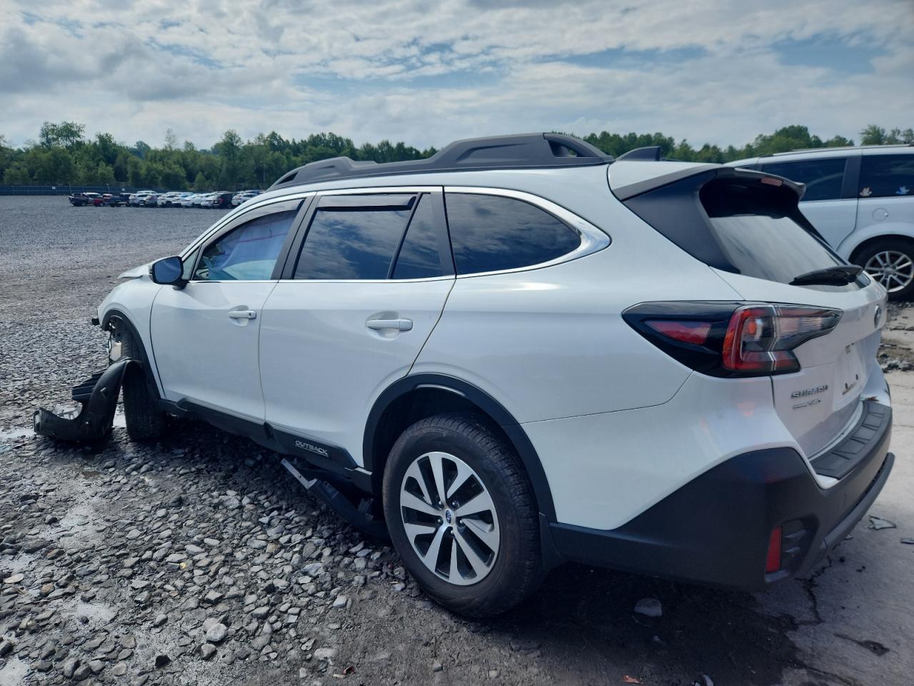 2022 Subaru Outback Premium - Фото 2