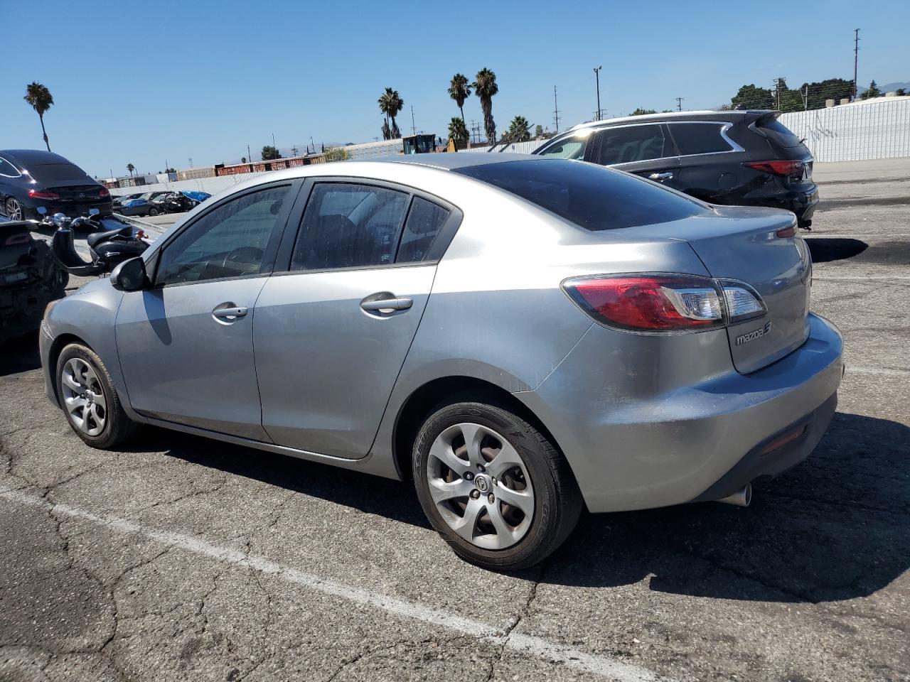 2010 Mazda 3 I - Фото 2