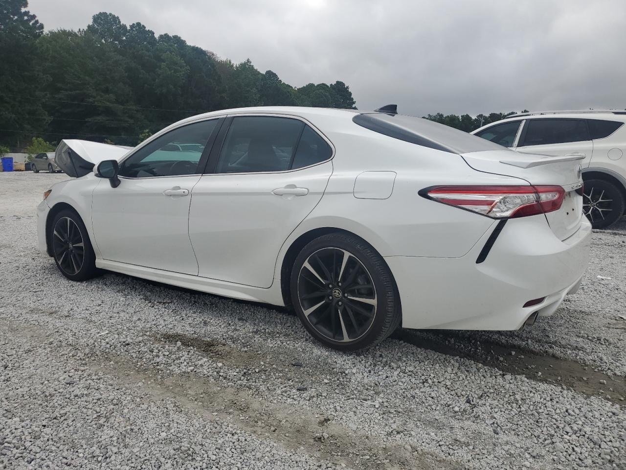 2020 Toyota Camry Xse - Фото 2