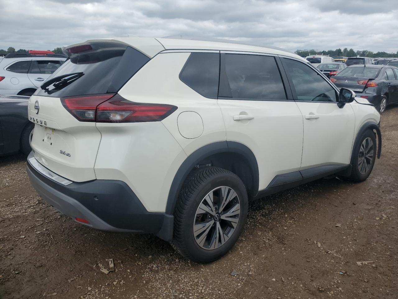2022 Nissan Rogue Sv - Image 3
