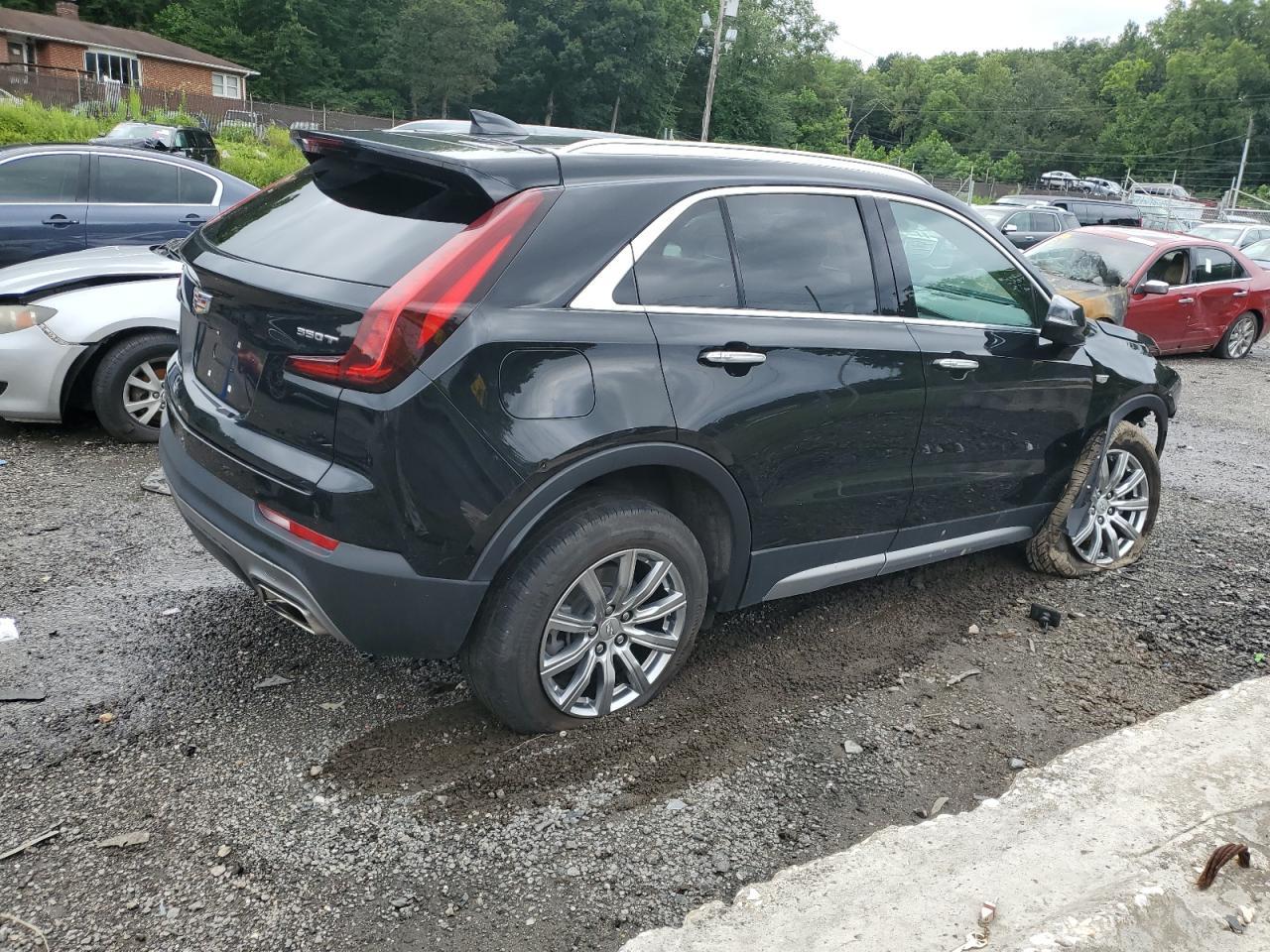 2023 Cadillac Xt4 Premium Luxury - Image 3