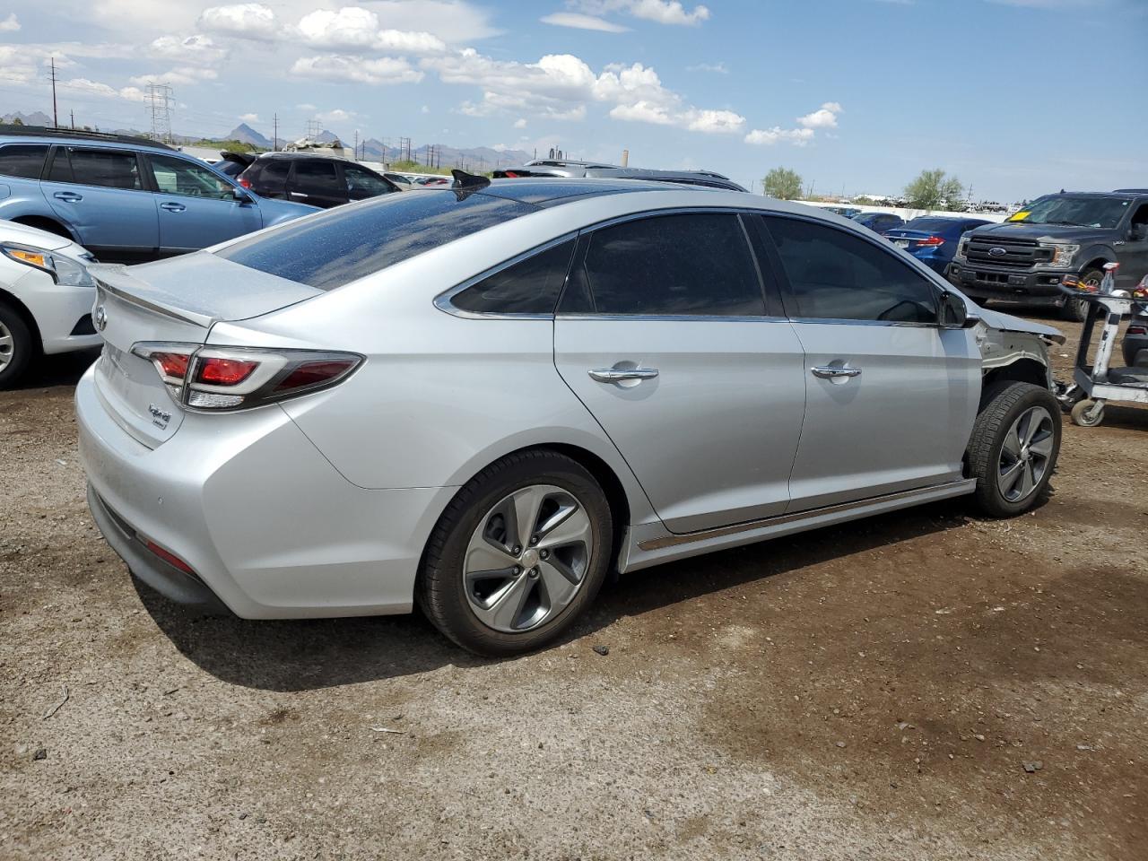 2016 Hyundai Sonata Hybrid - Image 3