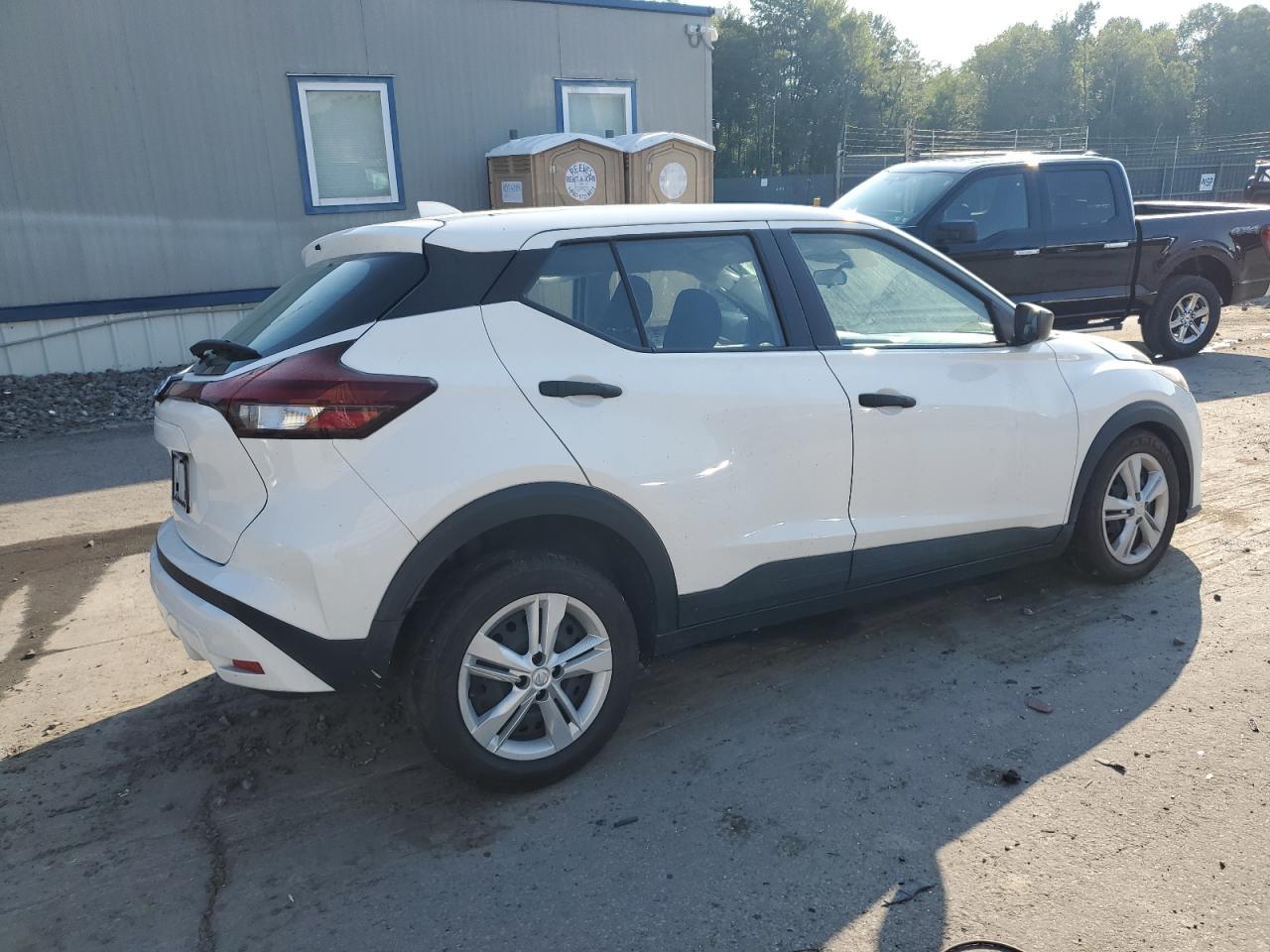 2021 Nissan Kicks S - Image 3