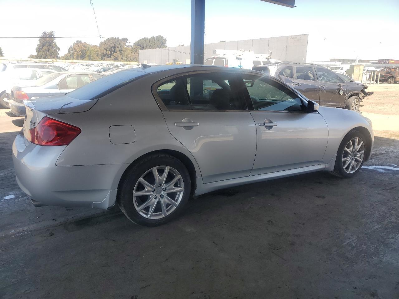 2009 Infiniti G37 - Image 3