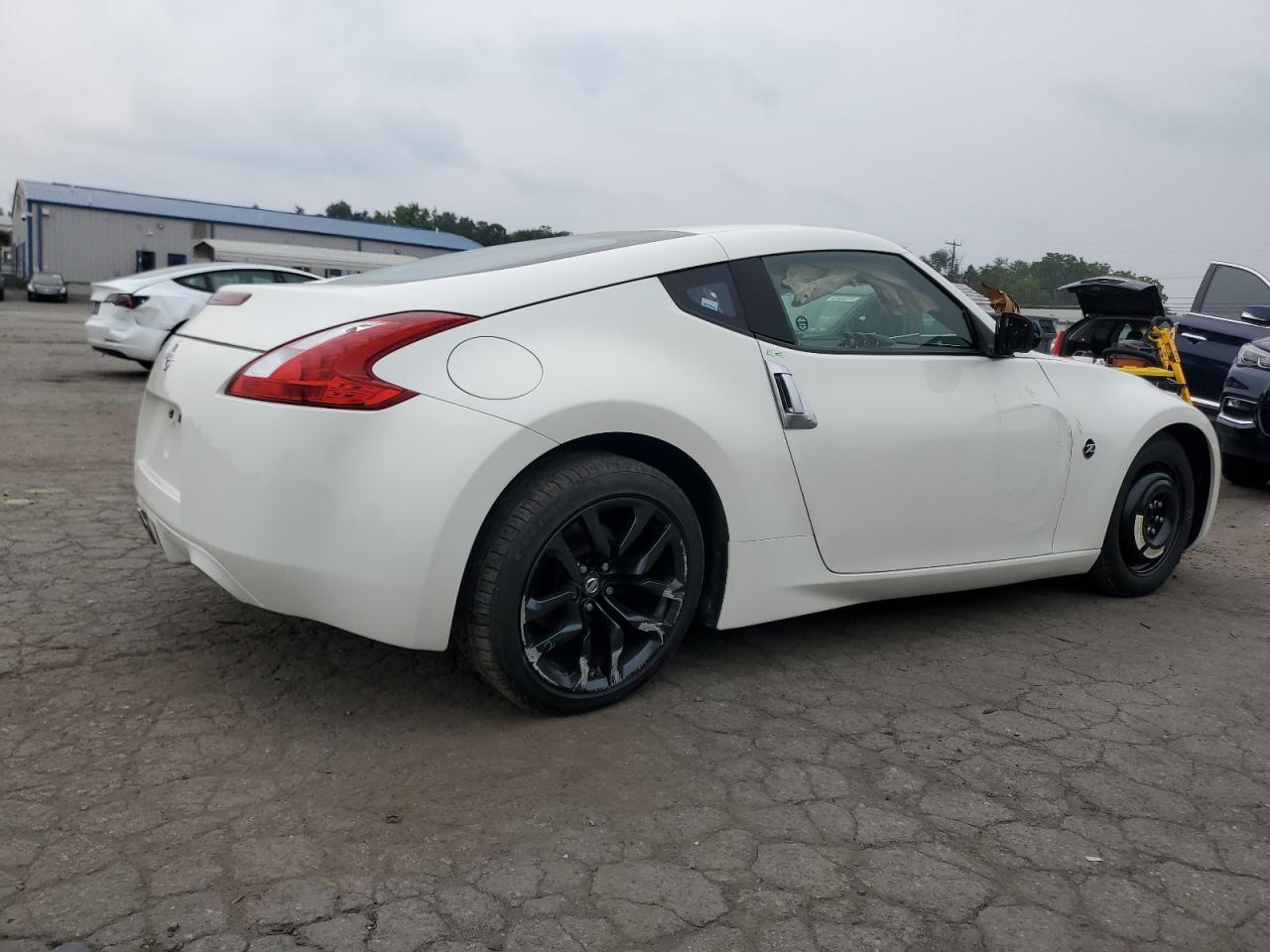 2017 Nissan 370Z Base - Фото 3