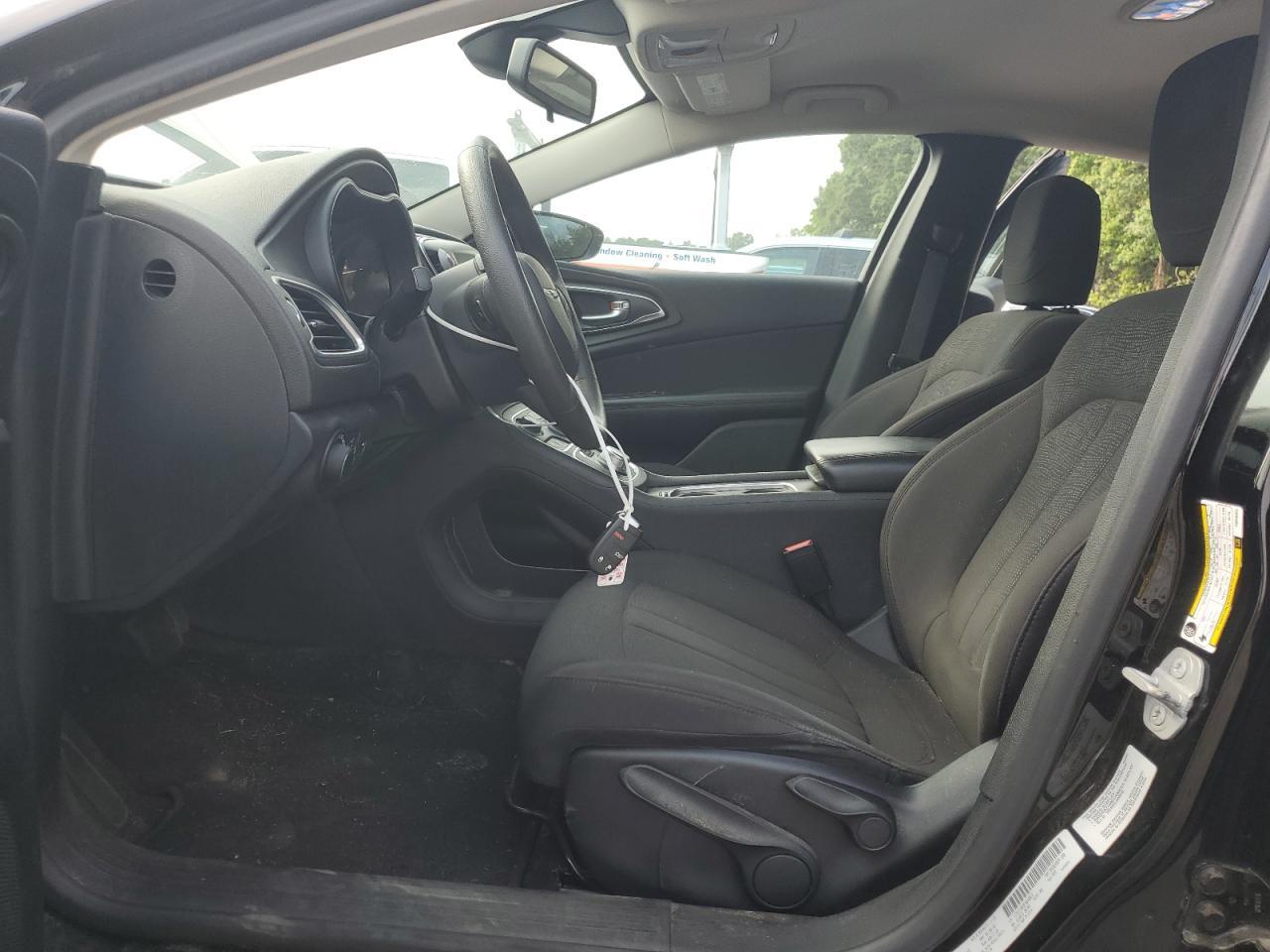 2015 Chrysler 200 Limited - Фото 7