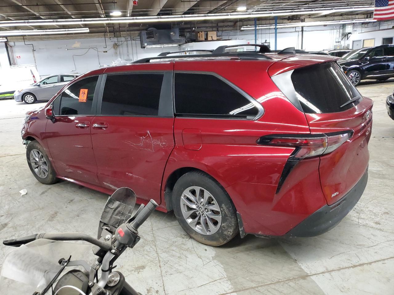 2024 Toyota Sienna Xle - Фото 2