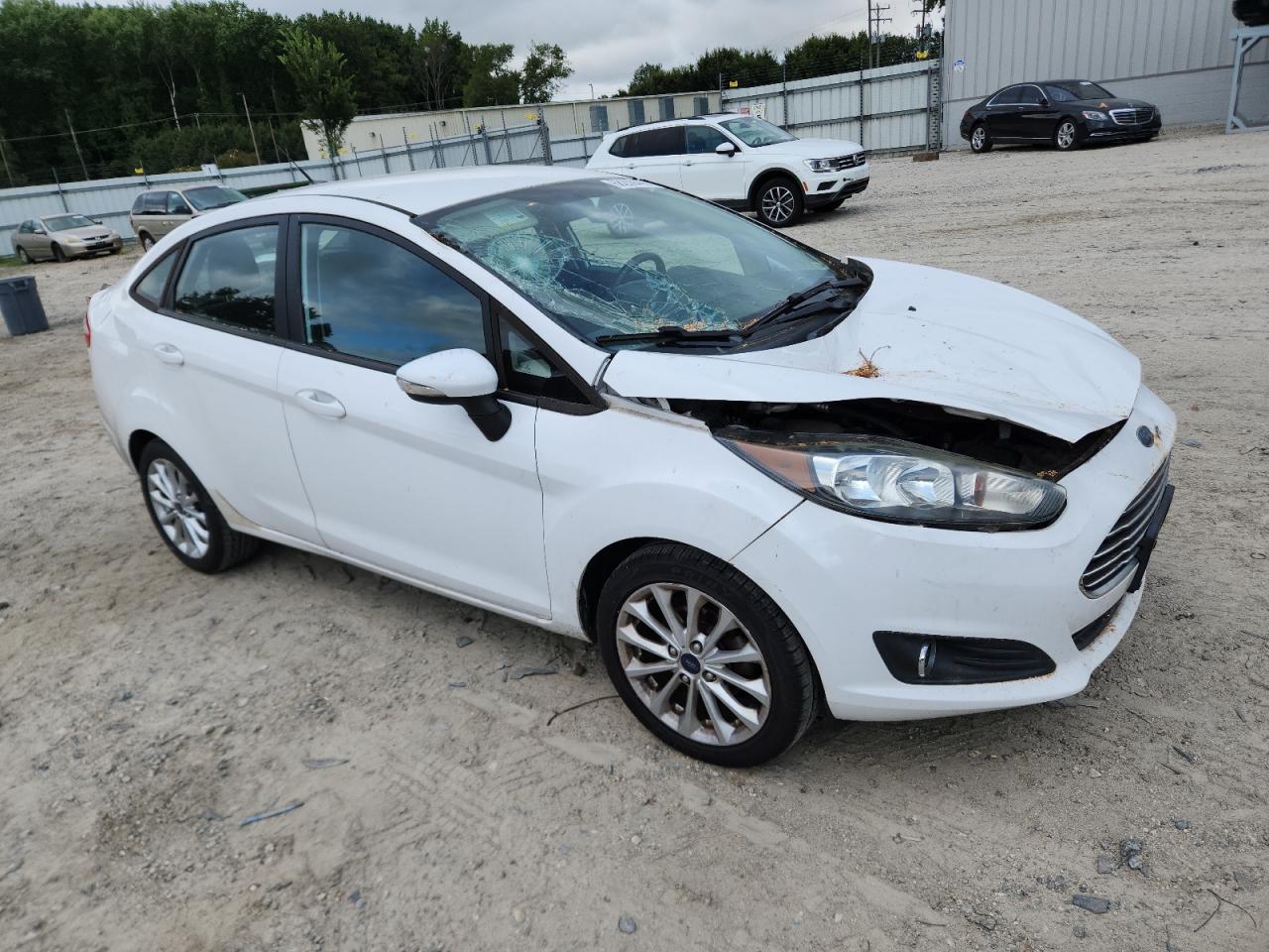 2014 Ford Fiesta Se - Фото 4