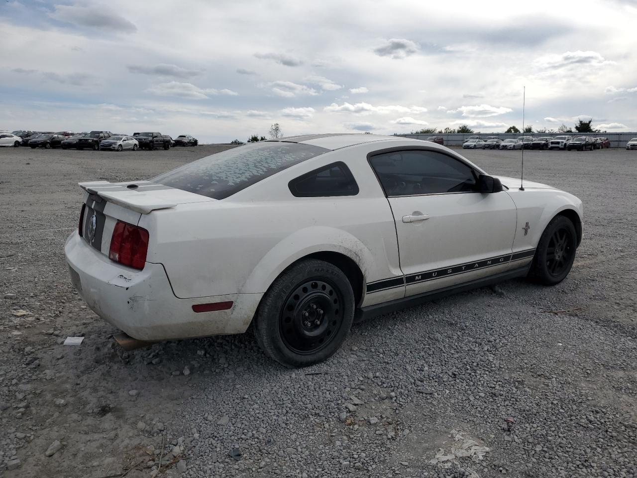 2008 Ford Mustang - Фото 3
