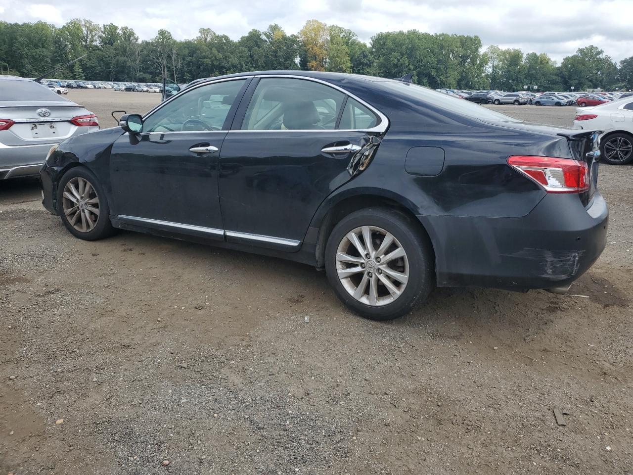 2011 Lexus Es 350 - Image 2